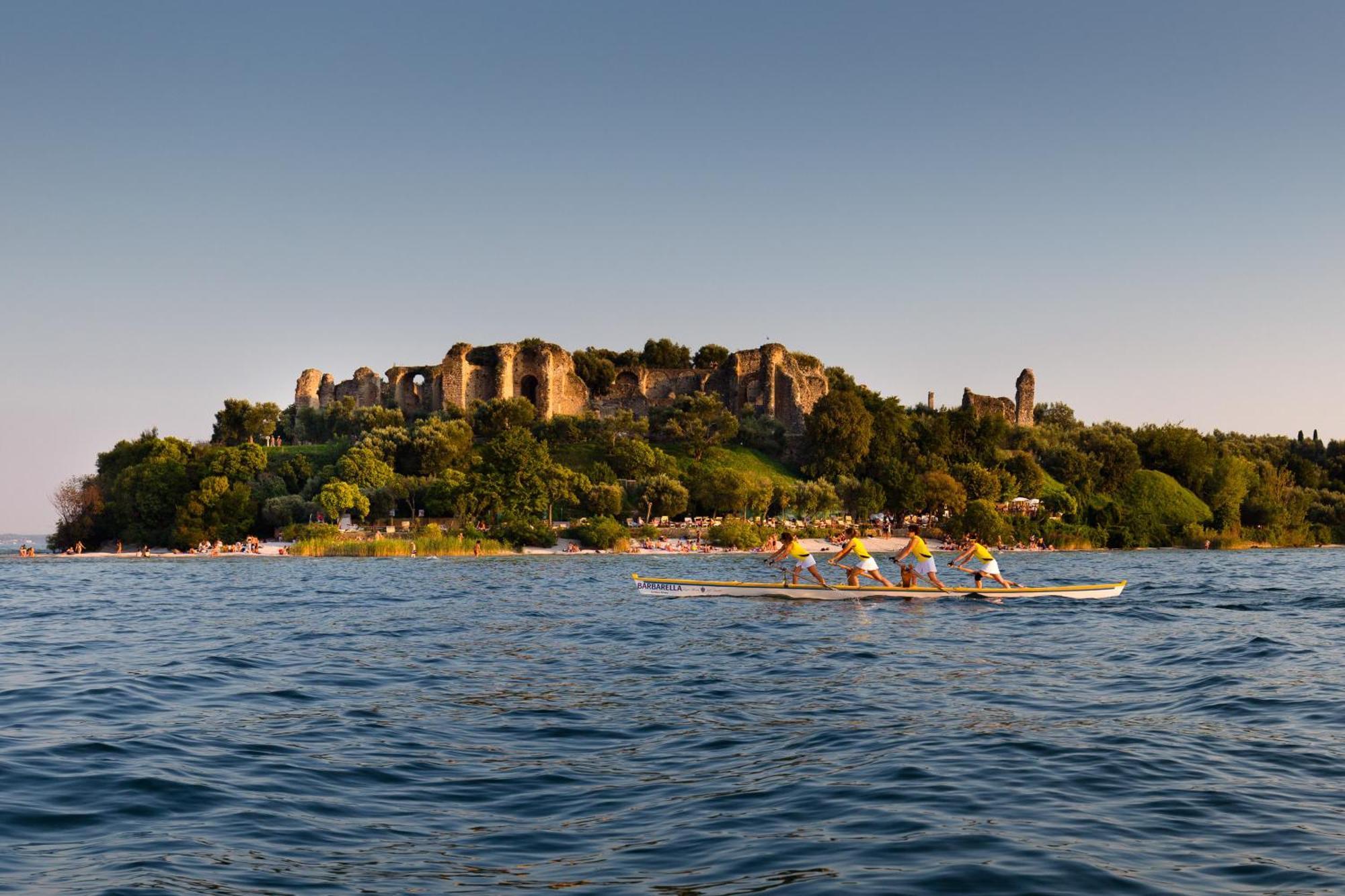 Sorridi Al Lago Сірміоне Екстер'єр фото